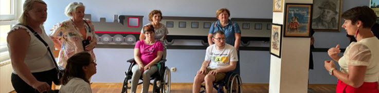 DRUŠTVO U VELIKOM SELU